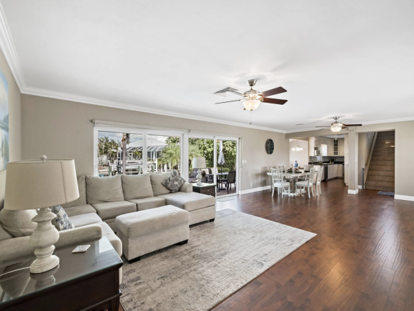 Canal Front 4 Bedroom Vacation Home Sleeps 10 Marco Island